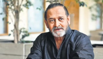 महेश मांजरेकरांमुळे या अभिनेत्याच्या घरी पहिल्यांदा आला गॅस सिलेंडर महेश मांजरेकरांमुळे या अभिनेत्याच्या घरी पहिल्यांदा आला गॅस सिलेंडर