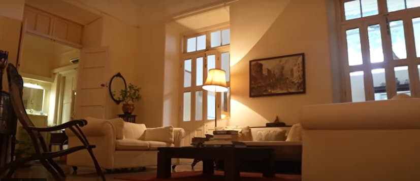  डायना पेंटीच्या घरचं फर्नीचर आणि घरातील वस्तू पाहून फराह खान थक्क झाली. डायनाने आपलं घर स्टायलिश ठेवलेलं नसून आहे तेच जोपासायला पसंती दर्शवली आहे.