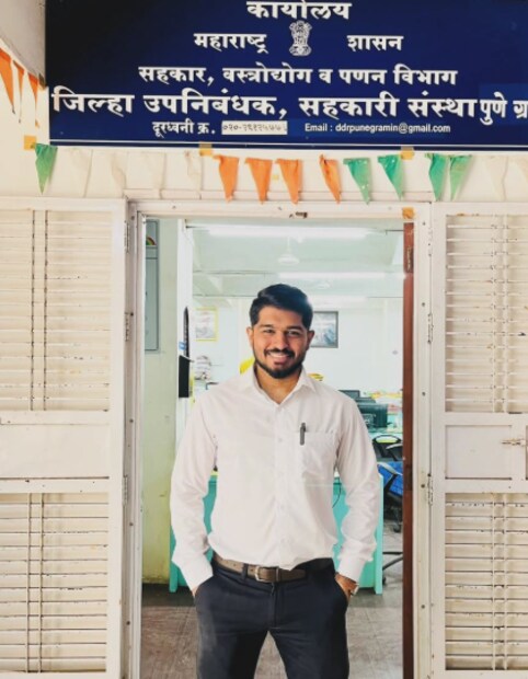  MPSC परीक्षा उत्तीर्ण होऊन सरकारी अधिकारी होण्याचं संस्कृती बालगुडेच्या भावाचं स्वप्न अखेर पूर्ण झालं आहे.