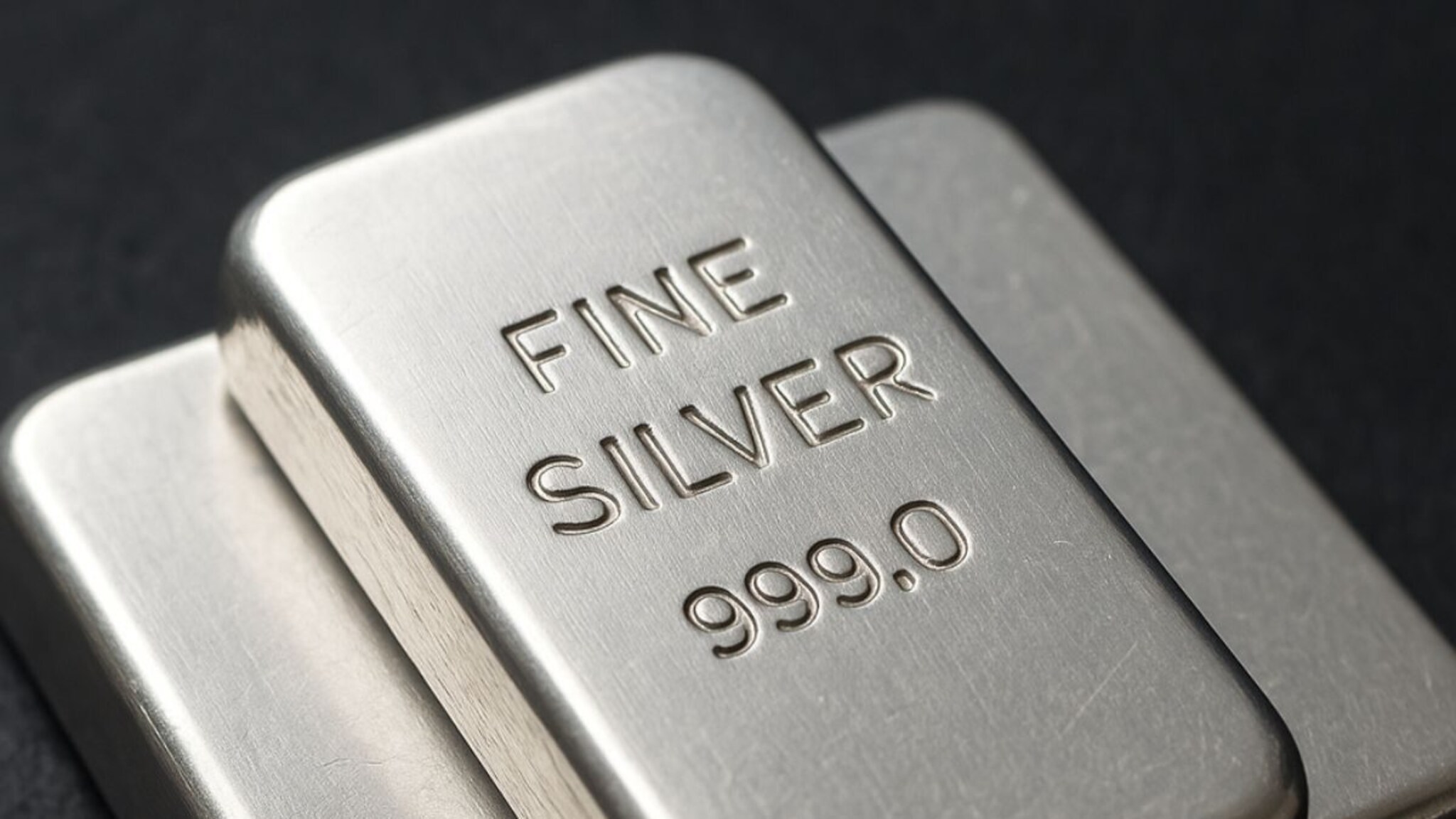 Silver Rate: ... म्हणून New Year ला 200000 रुपयांवर जाणार चांदी, एक्सपर्टची सर्वात मोठी भविष्यवाणी