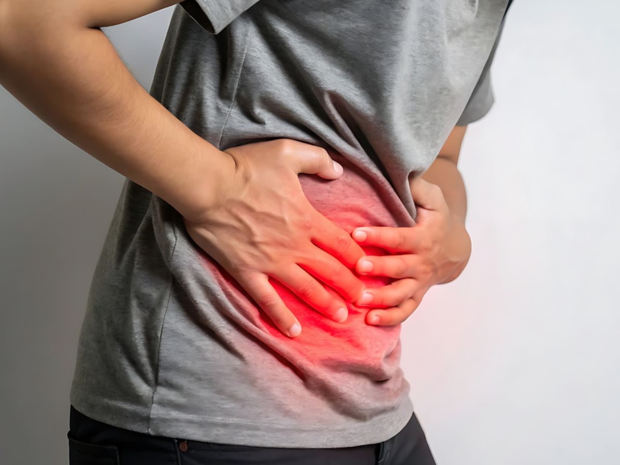 पोटात 'टिकटिक'! रुग्णाचा रिपोर्ट पाहून डॉक्टरही हादरले, ताबडतोब सर्जरी