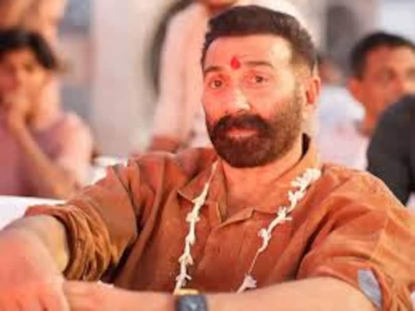  सनी देओल आणि श्रीदेवी यांच्या 'चालबाज' या चित्रपटाने बॉक्स ऑफिसवर चांगलीच कमाई केली. आजही या चित्रपटाला प्रेक्षकांची पसंती मिळते. पंकज पाराशर यांनी या चित्रपटाच्या दिग्दर्शनाची धुरा सांभाळली होती.