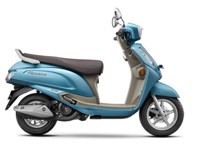 Suzuki Access 125 - सुझुकी मोटर्सची Suzuki Access 125 ही एक लोकप्रिय स्कुटर आहे. या स्कुटरची किंमत ७७,२८४ हजारांपासून सुरू होते. या स्कुटरमध्ये १२५ सीसी सिंगल-सिलेंडर इंजिनसाठी बेस्ट आहे. हे इंजिन ६,५०० आरपीएम वर ८.३ बीएचपी पॉवर आणि ५,००० आरपीएम वर १०.२ एनएम पीक टॉर्क निर्माण करतं. पर्ल मॅट अ&#x200d;ॅक्वा सिल्व्हर रंगाच्या समावेशामुळे स्कूटरचे रंग पर्याय पाच पर्यंत वाढला आहे. ज्यामध्ये मेटॅलिक मॅट ब्लॅक नंबर २, मेटॅलिक मॅट स्टेलर ब्लू, पर्ल ग्रेस व्हाइट आणि सॉलिड आइस ग्रीन यांचा समावेश आहे. ही स्कुटर ४५ ते ५२ किमी मायलेज देते, असा दावा कंपनीने केला आहे.