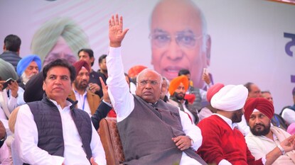 बिहार निवडणुकीत INDIA ब्लॉकमध्ये जागावाटपात मोठा बदल — ‘कमकुवत-बलाढ्य’ सीटांचा फरक न करता वाटपाचा निर्णय बिहार निवडणुकीत INDIA ब्लॉकमध्ये जागावाटपात मोठा बदल — ‘कमकुवत-बलाढ्य’ सीटांचा फरक न करता वाटपाचा निर्णय