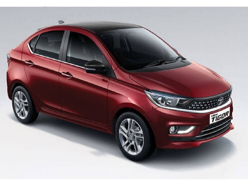 Tata Tigor - टाटा टिगोर  ही एक  सेडान सेगमेंटमधील कार आहे. या कारची किंमत 5.49 लाखांपासून सुरू होते.   Global NCAP क्रॅश टेस्टमध्ये टाटा टिगोरला  4-स्टार सेफ्टी रेटिंग मिळाले. टाटा टिगोरचं इंजिन 1.2L पेट्रोल आणि CNG पर्याय उपलब्ध आहे. टाटा टिगोरचं सीएनजी मॉडेल हे सर्वाधिक २८ किमी मायलेज देतं. तर पेट्रोलमध्ये १९ किमी आहे. 