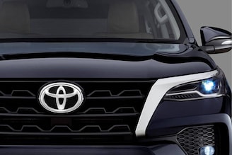 Toyota चा धमाका, नव्याने आणली 'रोड किंग SUV', स्कॉर्पिओ सुद्धा वाटेल छोटी!