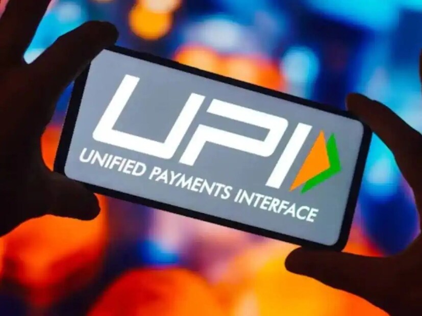 नॅशनल पेमेंट्स कॉर्पोरेशन ऑफ इंडिया (NPCI) सध्या डिजिटल पेमेंटच्या पुढील मोठ्या टप्प्यासाठी तयारी करत आहे. UPI वर RuPay क्रेडिट कार्ड्स आणि क्रेडिट लाईन्स यशस्वीरित्या जोडल्यानंतर, आता NPCI चे मुख्य लक्ष युजर्सना UPI व्यवहारांना EMI मध्ये बदलण्याची सुविधा देण्यासाठी आहे. 