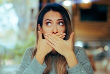 Skin Care : ओठांभोवतीची त्वचा काळी का होते ? वाचा त्वचातज्ज्ञांचा सल्ला