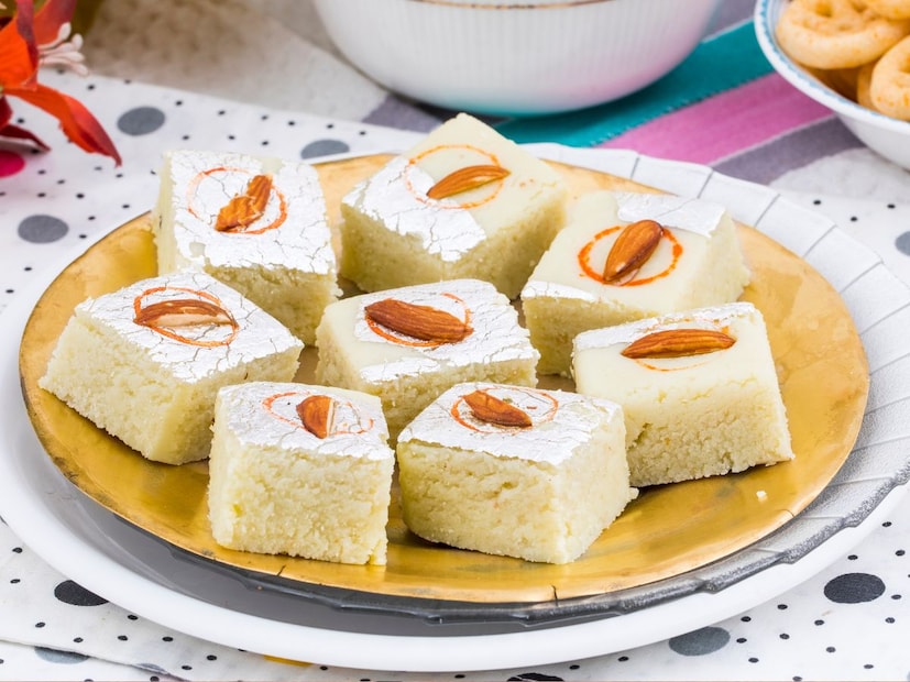 या मिठाईंमध्ये तुपाचे प्रमाण जास्त असते, ज्यामुळे साखरेचे शोषण मंद होते. मात्र या मिठाईंमध्ये तूप जास्त असल्याने वजन नियंत्रित ठेवणाऱ्या लोकांसाठी त्या जास्त आरोग्यदायी नसतात.