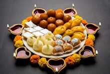 Diwali : दिवाळीत फराळ करा पण प्रमाणात, खास मधुमेहींसाठी डॉक्टरांनी दिल्यात खास टिप्स
