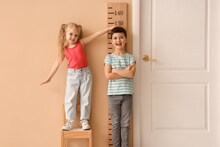 Kids Height : मुलांच्या सर्वांगिक विकासासाठी बेस्ट आहेत 'हे' नैसर्गिक उपाय! औषधांशिवाय वाढेल उंची