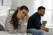 Relationship Tips : खऱ्या प्रेमात थोडा मत्सर असणं निरोगी नात्याचं लक्षण! जाणून घ्या तज्ञांना असे का वाटते..