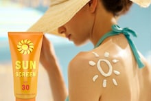 Sunscreen Effects : तुमच्या सनस्क्रीनमध्ये 'ही' घातक रसायनं तर नाही? खरेदी करण्यापूर्वी एकदा नक्की तपासा!
