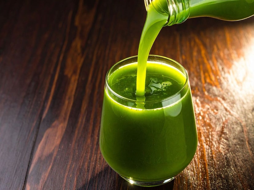 यकृत ठेवते निरोगी : हा रस यकृताची सफाई करून त्याचे कार्य संतुलित करतो, ज्यामुळे विषारी घटक शरीरात जमा होत नाहीत आणि रोगांपासून बचाव होतो.