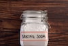 Baking Soda :खाण्याबरोबरच त्वचेसाठीही उपयुक्त, जाणून घ्या कसा वापराय बेकिंग सोडा