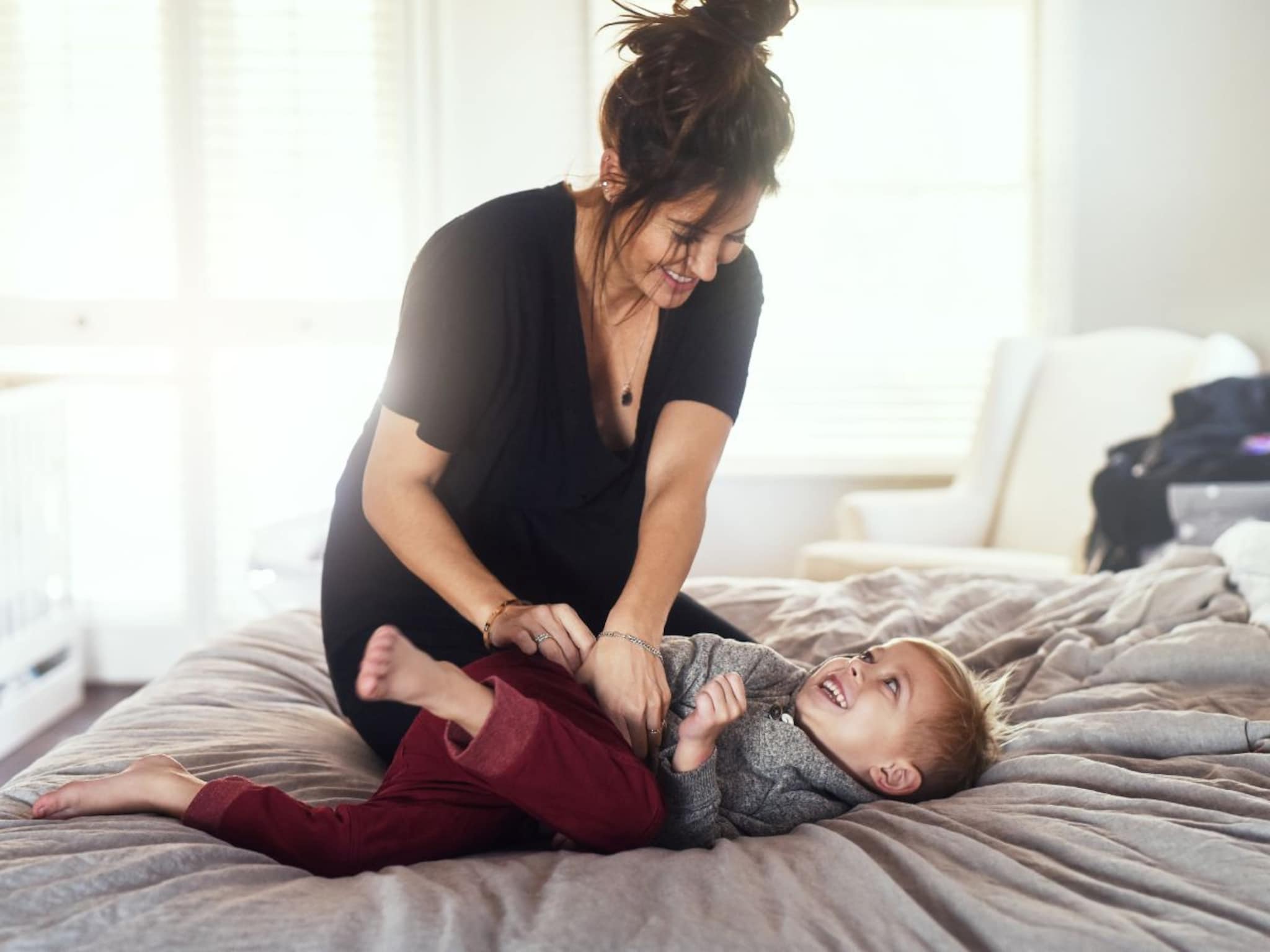 Tickling Kids : लहान मुलांना गुदगुल्या करणं सुरक्षित की हानिकारक? तज्ज्ञांनी सांगितले धक्कादायक सत्य..