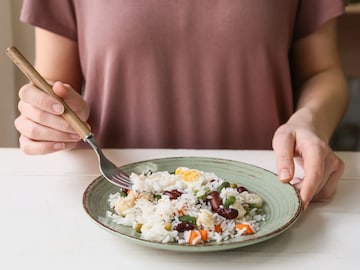 रात्री भात खाण्याचे दुष्परिणाम रात्री भात खाण्याचे दुष्परिणाम