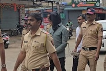 खुनातील आरोपीची पुणे पोलिसांनी भर चौकातून काढली धिंड