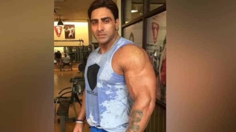 घुम्मणच्या मित्राच्या माहितीनुसार,  शस्त्रक्रियेनंतर घुम्मणचा मृतदेह काळानिळा पडला होता. या घटनेनंतर मित्र आणि डॉक्टरांमध्ये वाद झाला डॉ. अनिकेत यांनी सांगितले की, शस्त्रक्रियेदरम्यान आणि नंतर दिलेल्या सर्व औषधांची नोंद फाईलमध्ये आहे आणि सर्व प्रक्रिया नियमांनुसारच करण्यात आल्या होत्या.