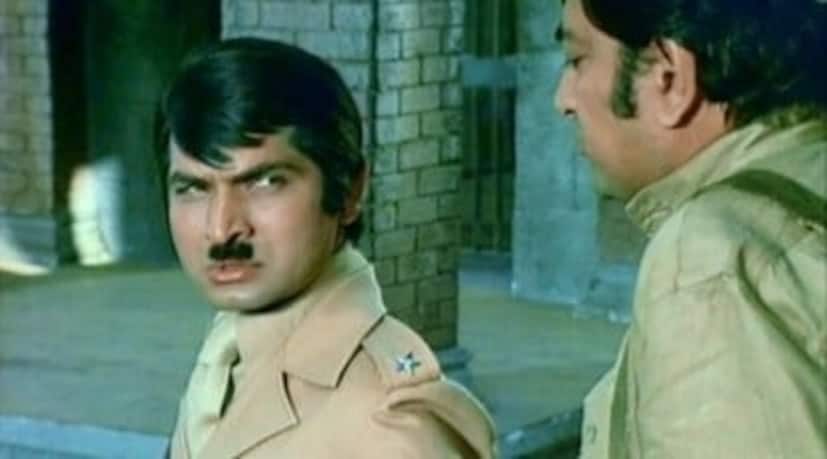 असरानींनी आपल्या कारकिर्दीत ३५० हून अधिक हिंदी चित्रपटांमध्ये काम केले, पण त्यांचे नाव अजरामर झाले ते १९७५ साली आलेल्या 'शोले' या कल्ट क्लासिक चित्रपटातील 'जेलर' या भूमिकेमुळे.