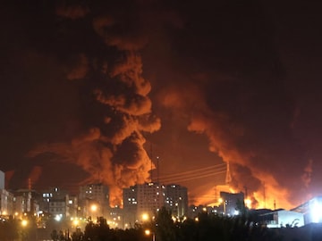 2025 पेक्षाही खतरनाक आहे 2026 वर्ष? अडीच महिने आधीच समोर आली बाबा वेंगांची भयानक 2025 पेक्षाही खतरनाक आहे 2026 वर्ष? अडीच महिने आधीच समोर आली बाबा वेंगांची भयानक