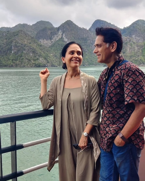 ऐश्वर्या आणि अविनाश हे मराठी इंडस्ट्रीचे एव्हरग्रीन कलाकार आहेत. आजवर त्यांनी मालिका आणि सिनेमांमधून प्रेक्षकांनी मनं जिंकली. ही एव्हरग्रीन जोडी आता नाटकांतूनही प्रेक्षकांच्या भेटीला येतेय.