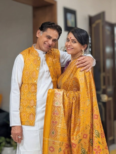 ऐश्वर्या आणि अविनाश सोशल मीडियावरही सक्रीय असतात. त्यांचे रील व्हिडीओ व्हायरल होत असतात. दरम्यान अविनाश नारकर यांनी वयाच्या 60व्या वर्षी असं काही केलं की ते पाहून त्यांची पत्नी ऐश्वर्या नारकरही थक्क झाली. 