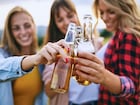 पुरुष की महिला दारु पिणं कोणासाठी जास्त घातक? तज्ज्ञांचा धक्कादायक खुलासा