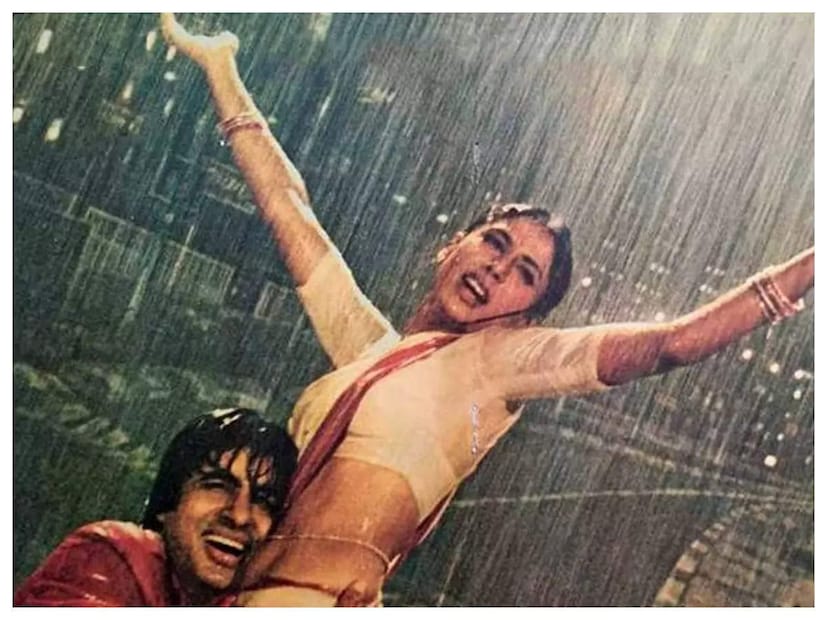 'शक्ती' चित्रपटात एकूण चार गाणी होती, त्यातील 'हमने सनम को खत लिखा' आणि 'जाने कैसे कब कहाँ' ही गाणी तुफान हिट झाली होती. आजही ही गाणी ऐकली जातात.
