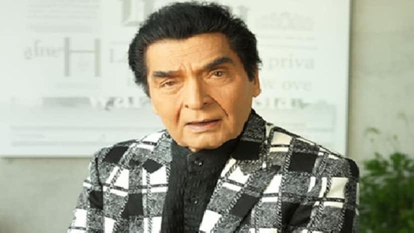  असरानी : ऐन दिवाळीत 20 ऑक्टोबरला सुपरहिट 'शोले' चित्रपटात कर्नची भूमिका साकरणारे दिग्गज अभिनेते असरानी यांचे निधन झाले होते. त्यांच्या निधनाने बॉलिवूडचा मोठा धक्का बसला होता.