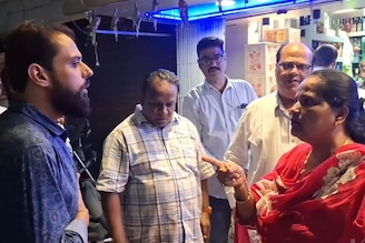 बदलापुरात मनसेचा वाईन शॉप बाहेर मोठा राडा, मालकाला आणलं गुडघ्यावर