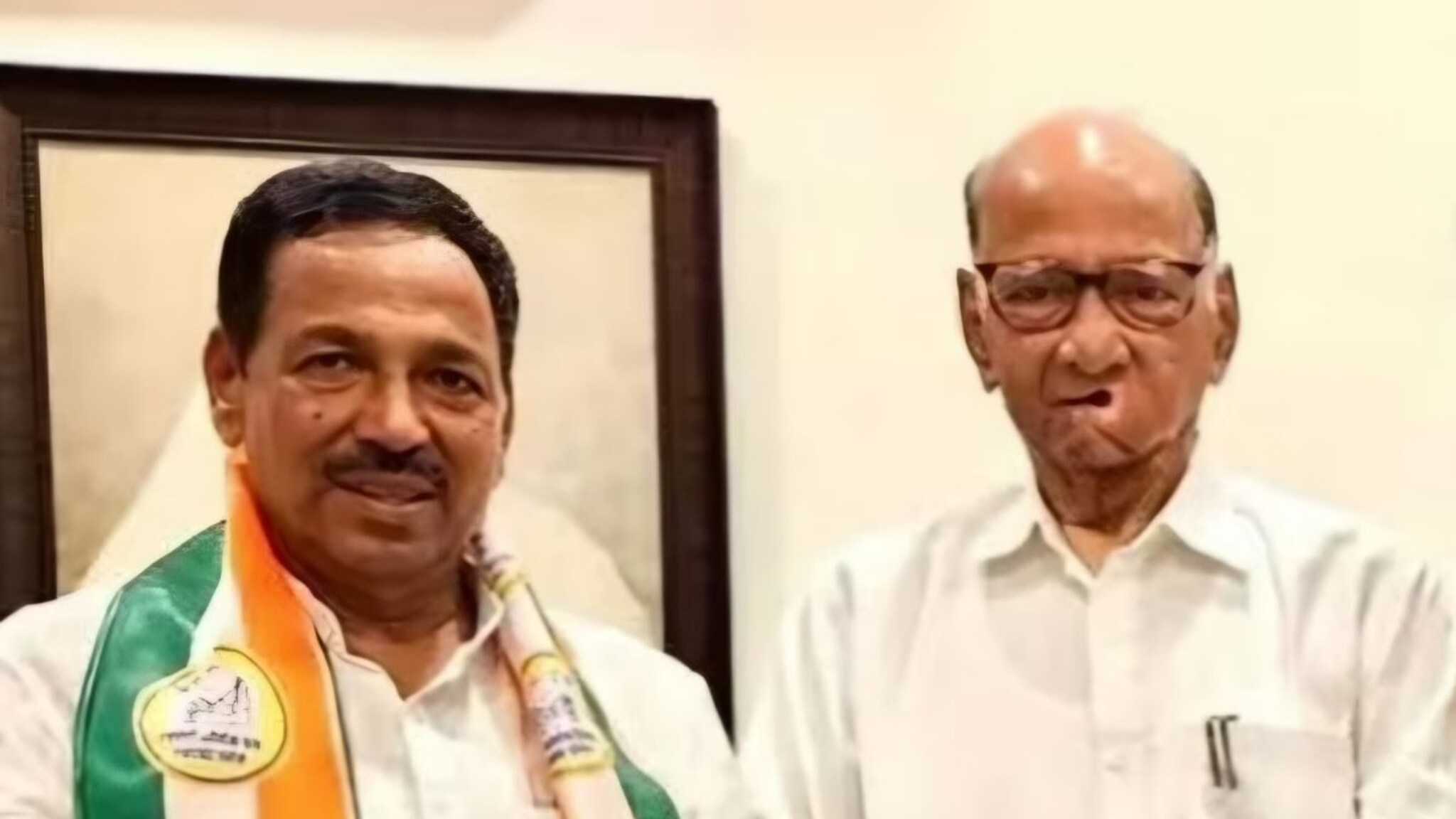 पुण्यात रात्री मोठं कांड, 'मारहाण करत सोनसाखळी चोरली', शरद पवार गटाच्या आमदारावर गुन्हा दाखल