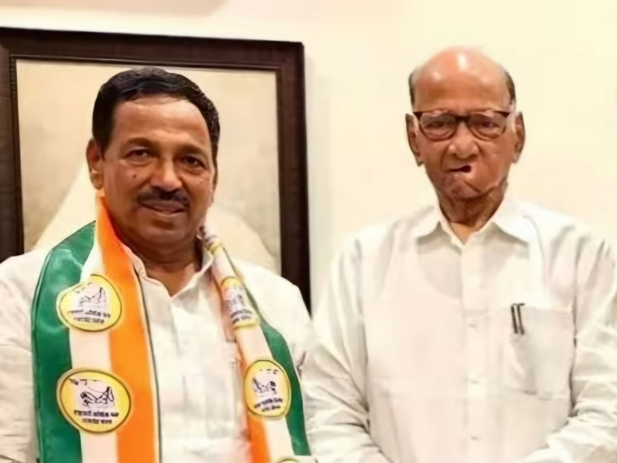 पुण्यात रात्री मोठं कांड, 'मारहाण करत सोनसाखळी चोरली', शरद पवार गटाच्या आमदारावर गुन्हा दाखल