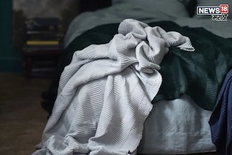 कपाटात पॅक करून ठेवलेल्या ब्लँकेटला येतोय घाणेरडा वास?