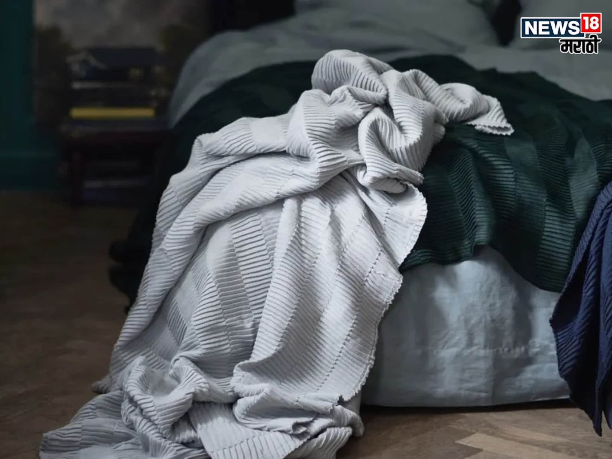 कपाटात पॅक करून ठेवलेल्या ब्लँकेटला येतोय घाणेरडा वास? धूळ आणि दुर्गंधी दूर करण्यासाठी ट्राय करा 5 ट्रिक्स