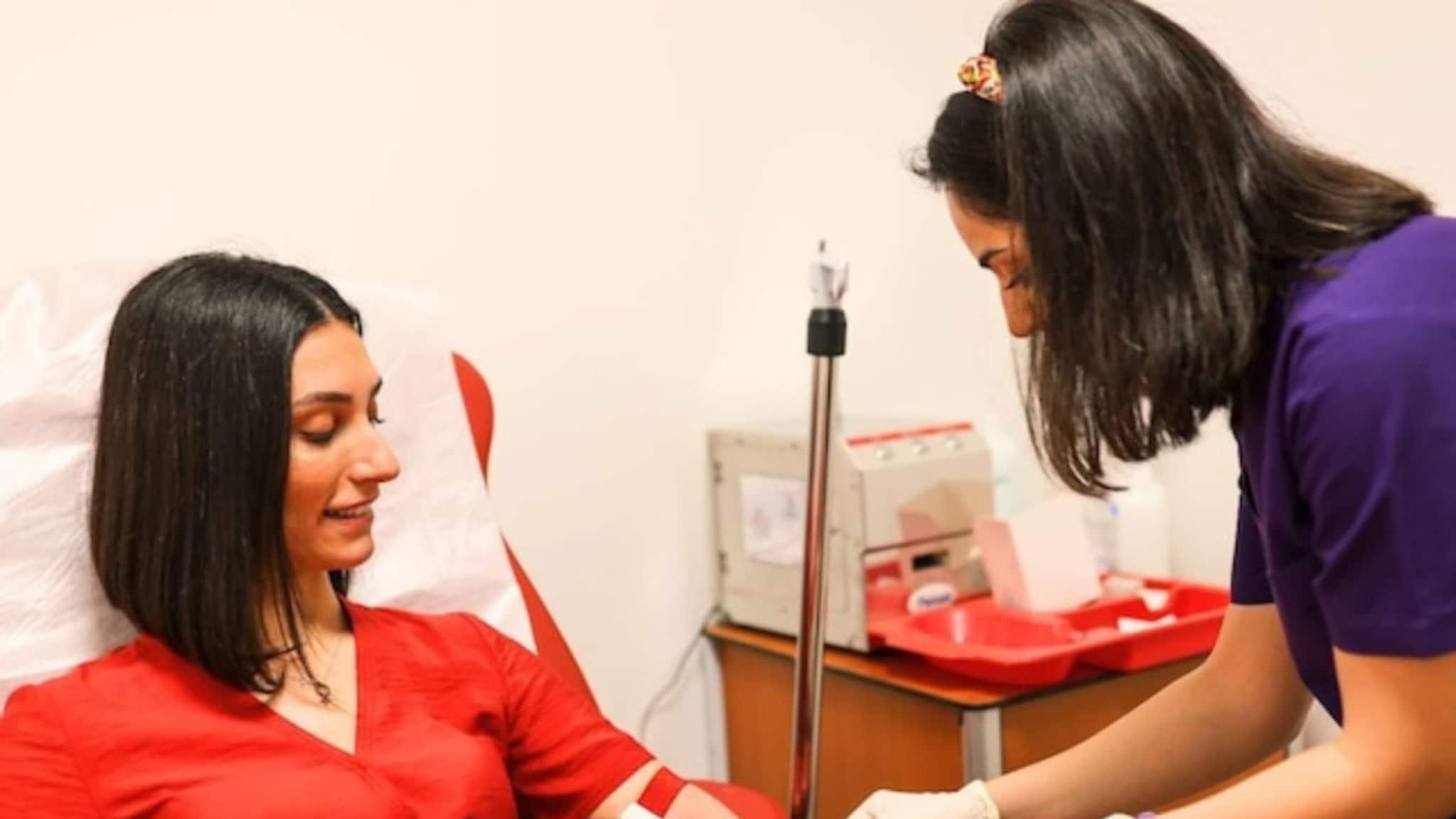 35 वर्षांच्या महिलेने केलं रक्तदान, समोर आलं आईचं सिक्रेट, पायाखालची जमीन सरकली!