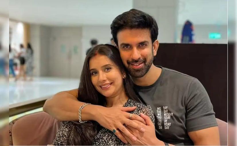 चारू असोपाने नुकताच तिच्या यूट्यूब चॅनलवर एक व्हिडीओ शेअर केला, ज्यात तिने राजीवसोबत वेळ घालवल्याबद्दल मिळत असलेल्या नकारात्मक प्रतिक्रियांबद्दल भाष्य केले. आम्ही पुन्हा एकत्र आलो आहोत की नाही, हे तिने स्पष्ट केले नाही, पण सध्या सगळे आनंदी आहेत, असे सांगितले.