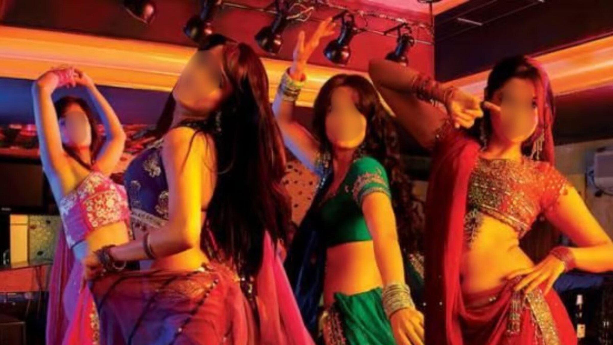 कोल्हापुरात एकाच वेळी 6 डान्सर तरुणींनी कापल्या हाताच्या नसा, राज्याला हादरवणारी घटना!