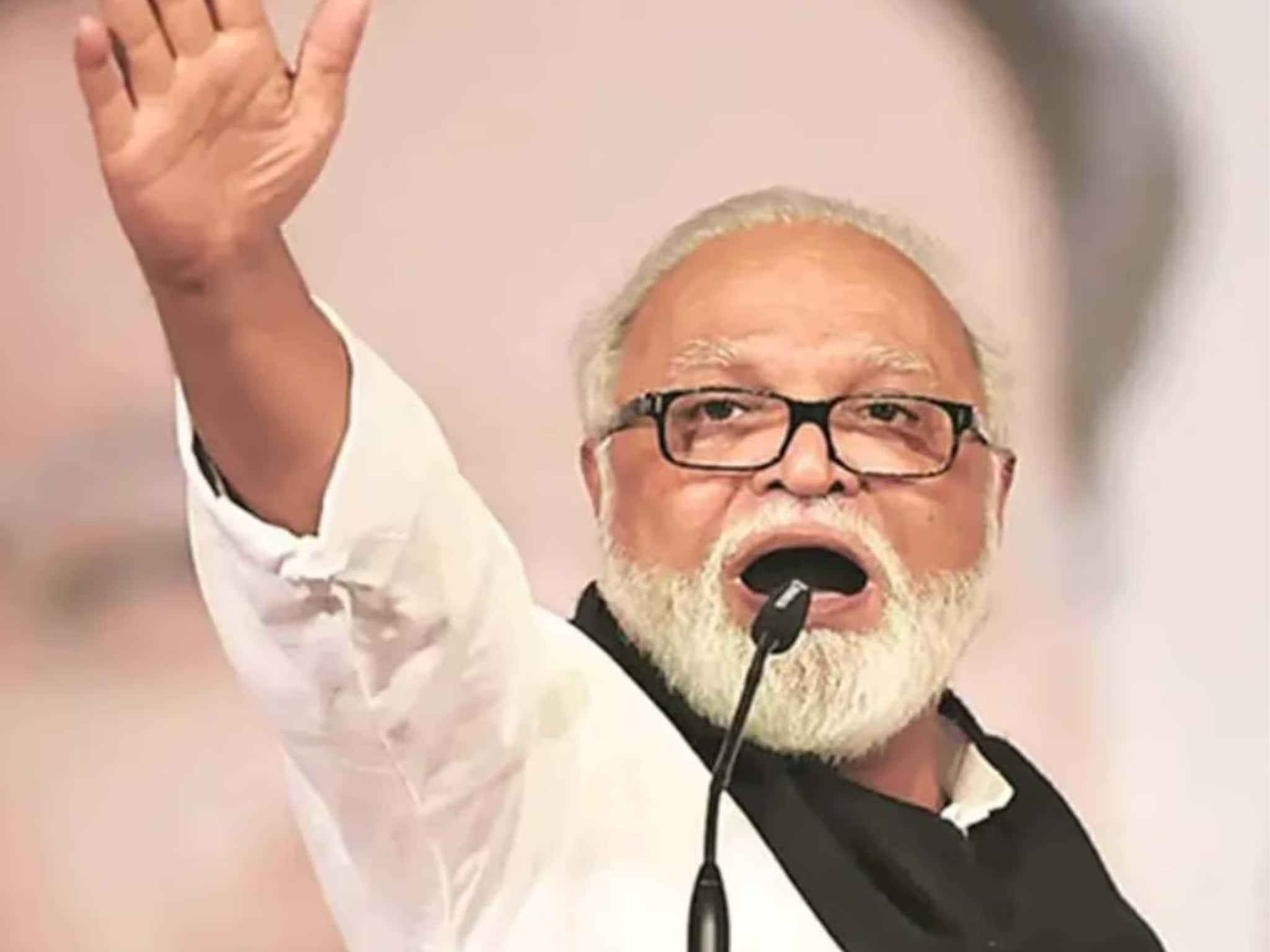 छगन भुजबळांनी ओबीसी नेत्याला केलं टार्गेट,जाहीर सभेत 'लाव रे तो व्हिडीओ