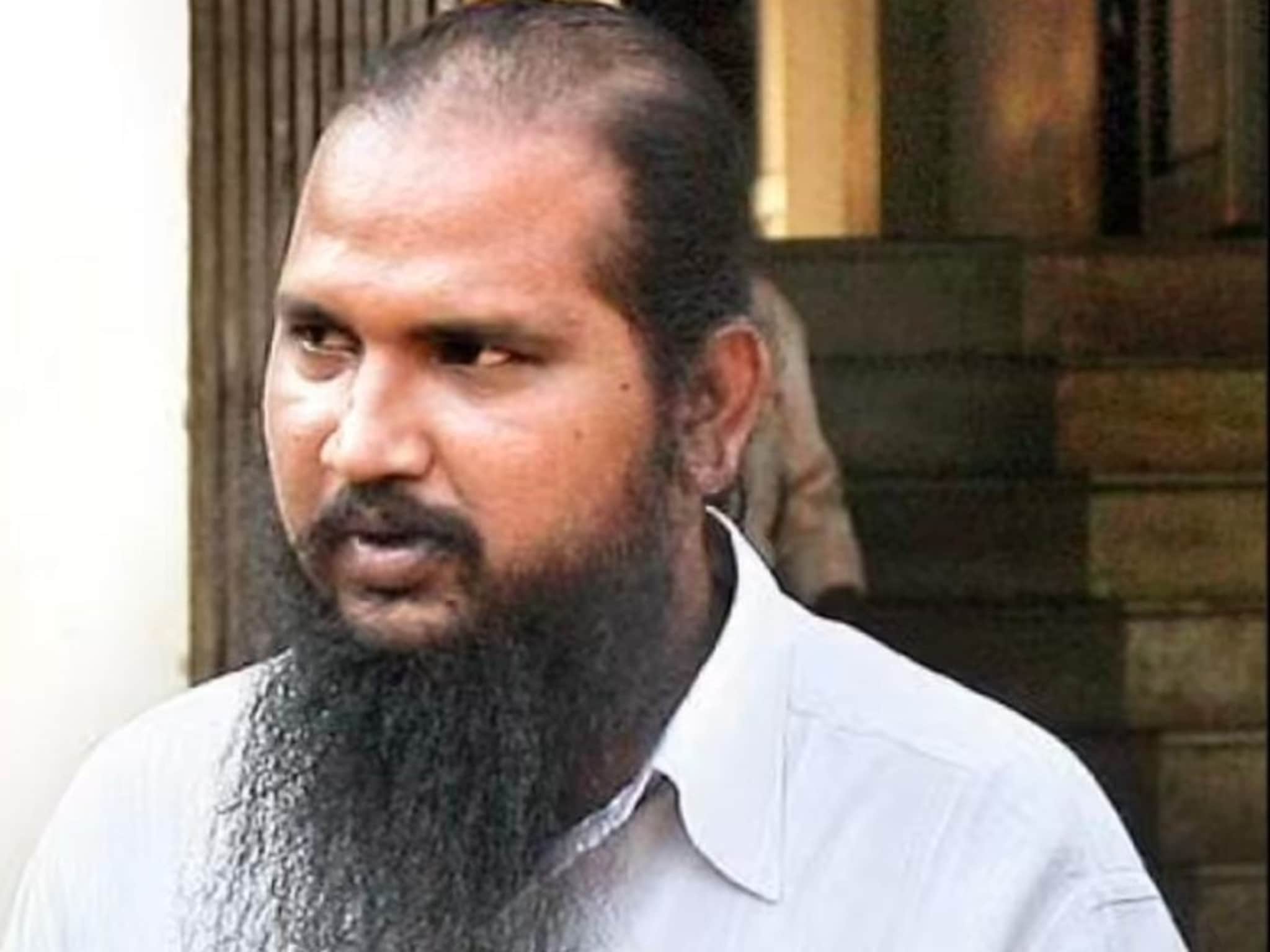 मुंबईतून मोठी बातमी, धमकी आणि खंडणीच्या प्रकरणात कुख्यात गँगस्टरला अटक