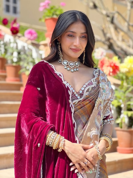 अर्जुन बिजलानीने धनश्रीला तिच्या प्रेमविवाहाबद्दल विचारले असता, तिने हसून उत्तर दिले, “माझं लव्ह-अरेंज होतं. सुरुवात अरेंज म्हणून झाली.”