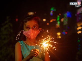फटाक्यांचा आवाजमुळे तुमच्याही मुलांची होऊ नये हेल्थ खराब, 'अशी' घ्या काळजी!