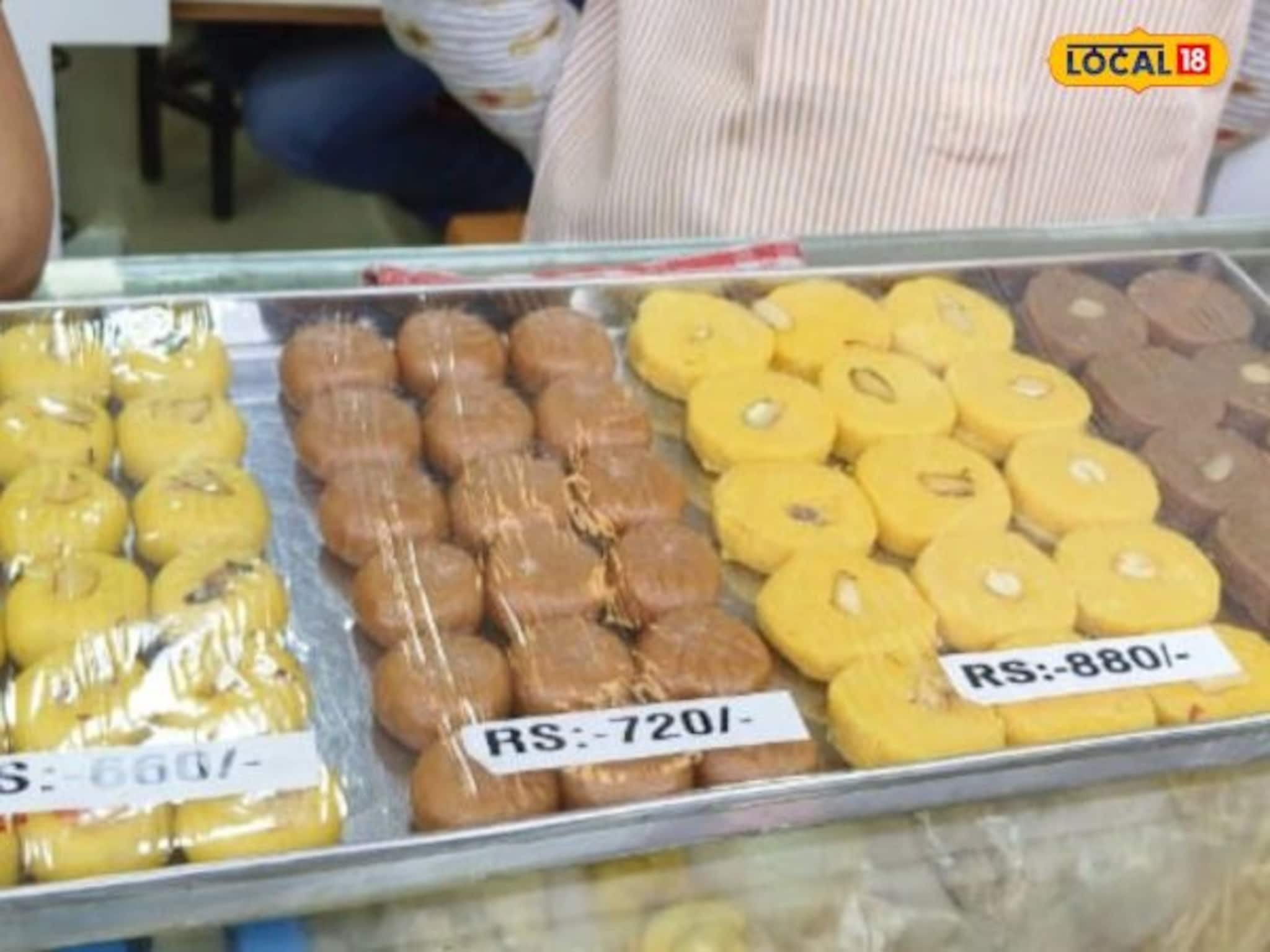 दादरमधील प्रसिद्ध मिठाईचं दुकान, तिसरी पिढी करतेय नेतृत्त्व, जपलीय तब्बल 91 वर्षांची परंपरा