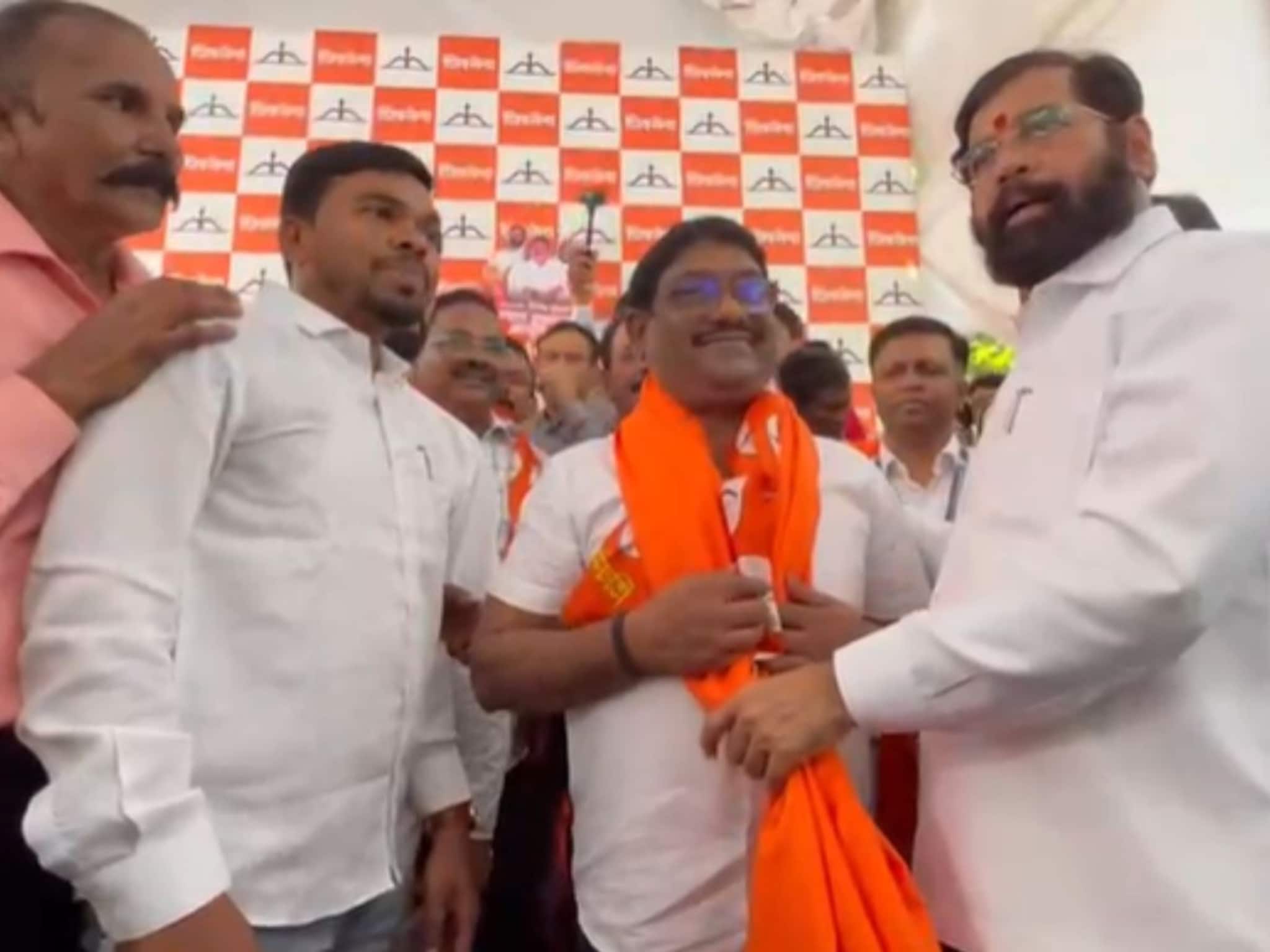 Dahanu News: एकनाथ शिंदेंनी मोठा डाव टाकला, मोठ्या नेत्यासह 6 माजी नगरसेवकांना गळाला लावलं