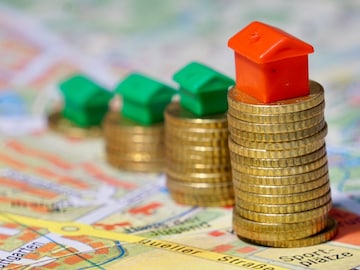Cost, Price आणि Rate यांचा अर्थ एकच नाही, तुम्ही गोंधळात असाल तर फरक समजून घ्या Cost, Price आणि Rate यांचा अर्थ एकच नाही, तुम्ही गोंधळात असाल तर फरक समजून घ्या