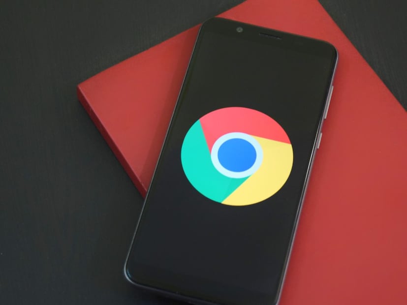 जर तुम्ही या व्हर्जनपैकी कोणतंही वापरत असाल आणि अजून Chrome अपडेट केलं नसेल, तर तुम्ही हॅकर्सच्या निशाण्यावर असू शकता.