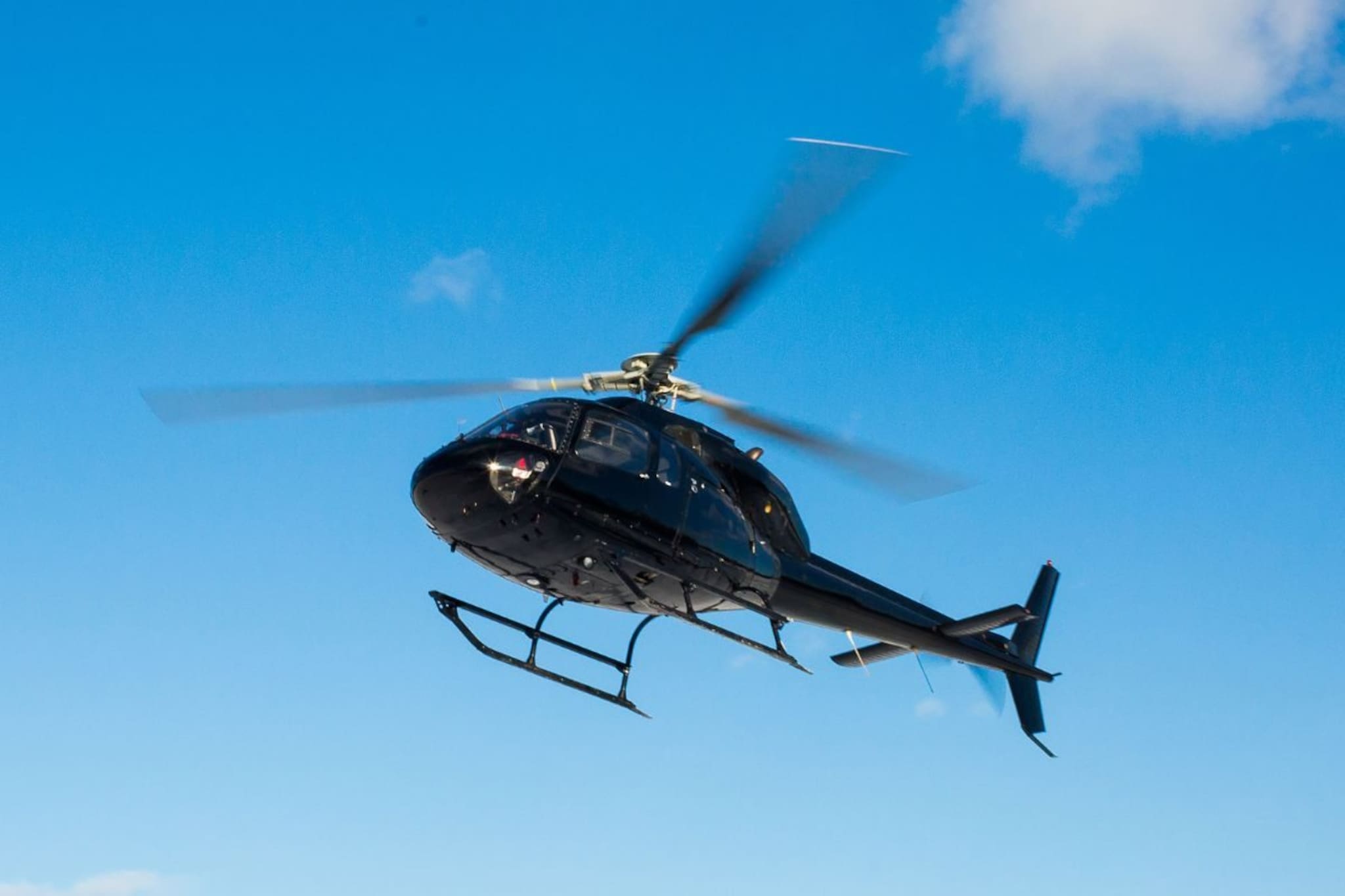 Helicopter: SUV च्या किंमतीत दिवाळीला घरी आणा हेलिकॉप्टर, स्वस्तात मस्त अशा 7 Helicopter ची यादी