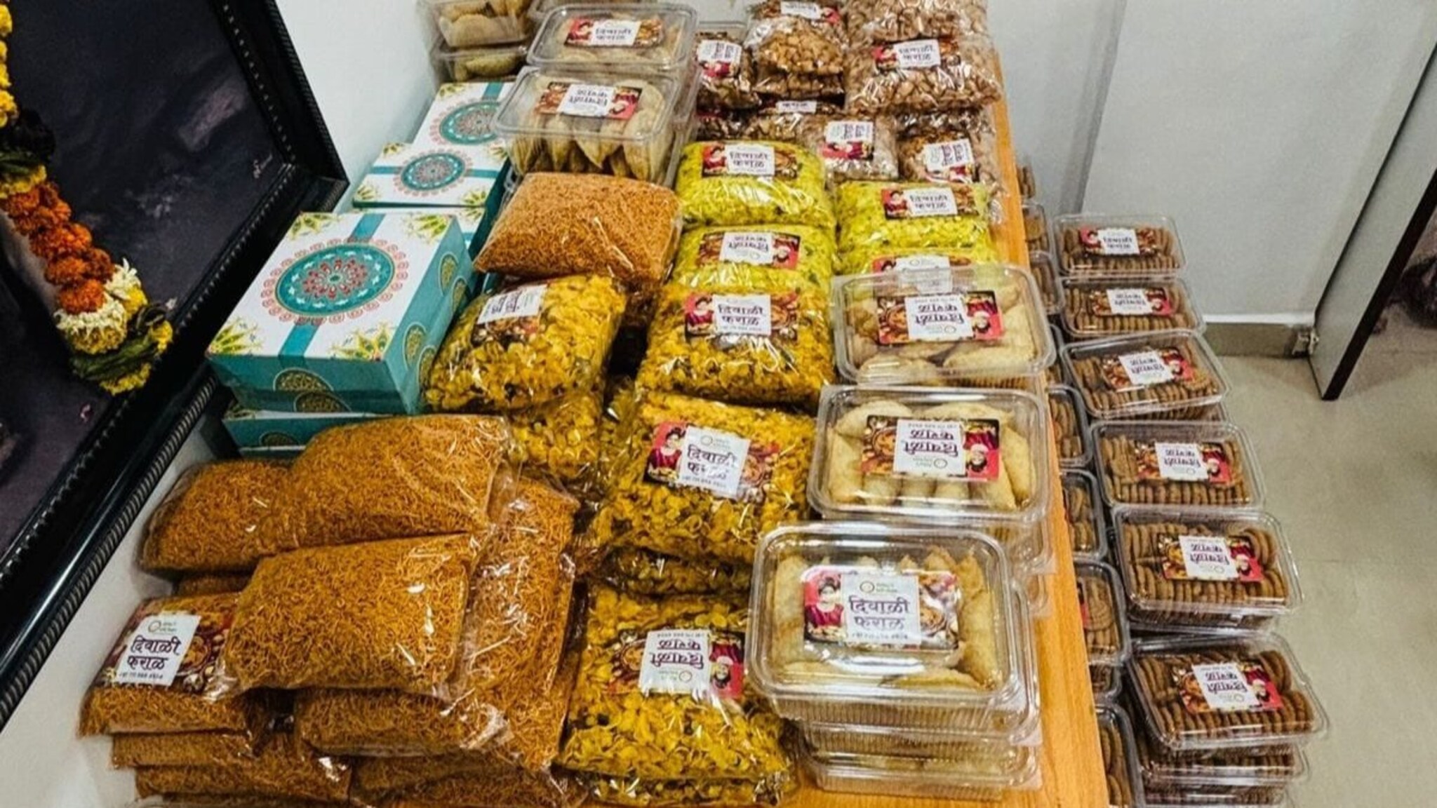 घरगुती आणि पारंपारिक! भिवंडीमध्ये 'या' ठिकाणी मिळतो खमंग- खुसखुशीत फराळ