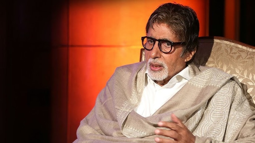  अमिताभ बच्चन यांना मात्र सोशल मीडियाच्या माध्यमातून आपल्याला शुभेच्छा देणाऱ्या चाहत्यांचे आभार मानता आले आहेत.