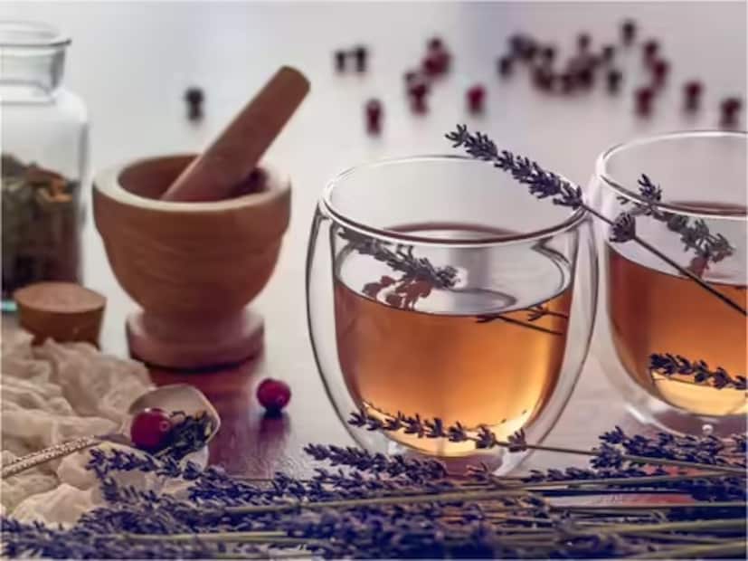 जर तुम्ही हे पाणी नियमितपणे प्यायले आणि सिगारेटपासून दूर राहिलात तर तुम्हाला 10-15 दिवसांत फरक जाणवू लागेल.पोषणतज्ञ म्हणतात की हे आयुर्वेदिक पाणी तुमच्या धूम्रपानाच्या सवयीला आळा घालण्यास मदत करते.